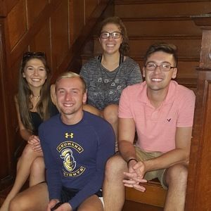 Meet your Posher, Regina